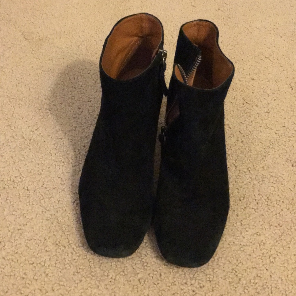 heel ankle boots